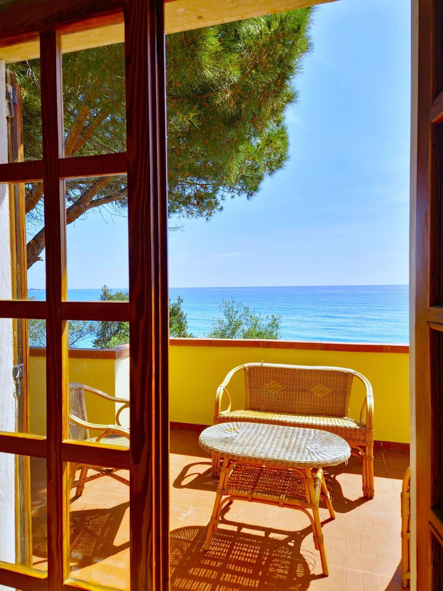 Villa Papiyon - Accesso Privato Alla Spiaggia Cala Liberotto Exterior foto